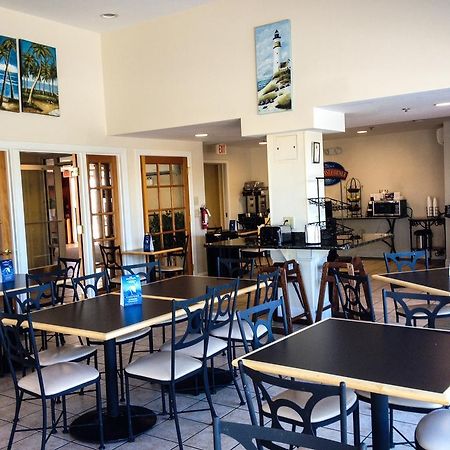Baymont By Wyndham Wilmington Hotel Bagian luar foto