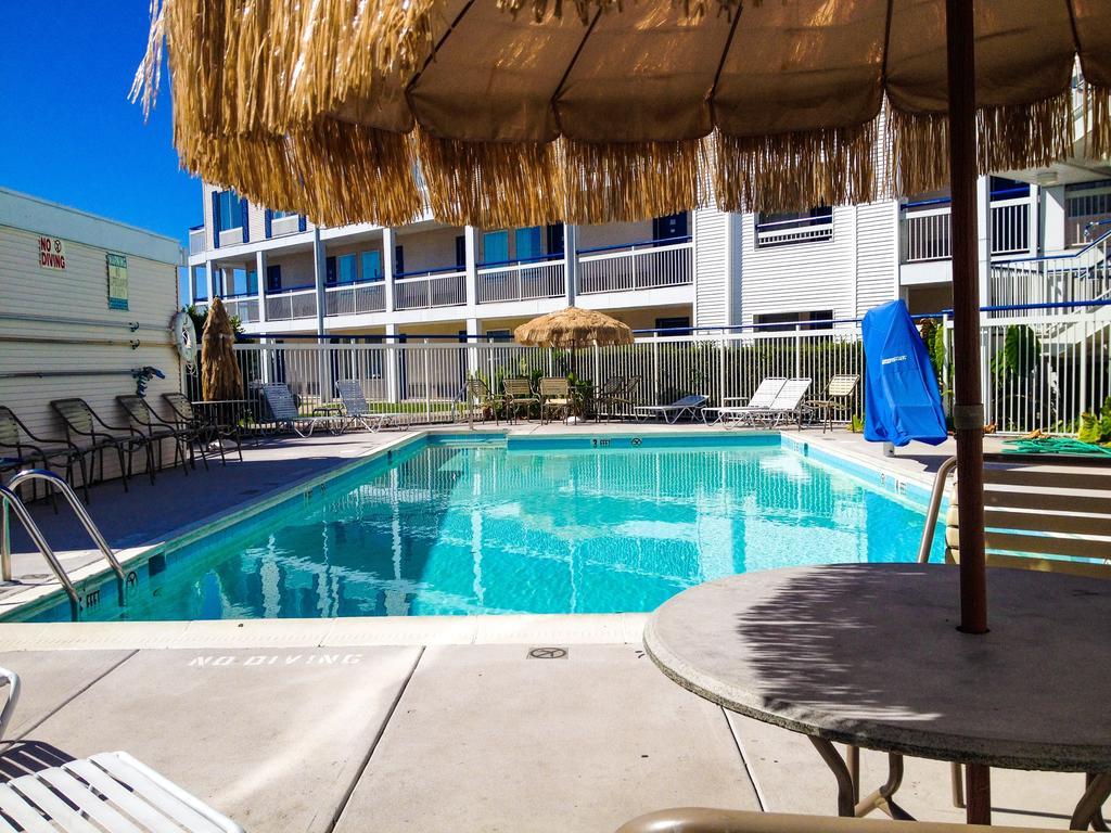 Baymont By Wyndham Wilmington Hotel Bagian luar foto